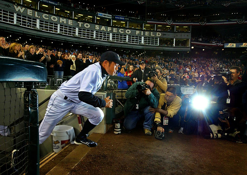 Mariners' right fielder and leadoff hitter Ichiro Suzuki takes the field on opening day. (Photographer: Scott Eklund)