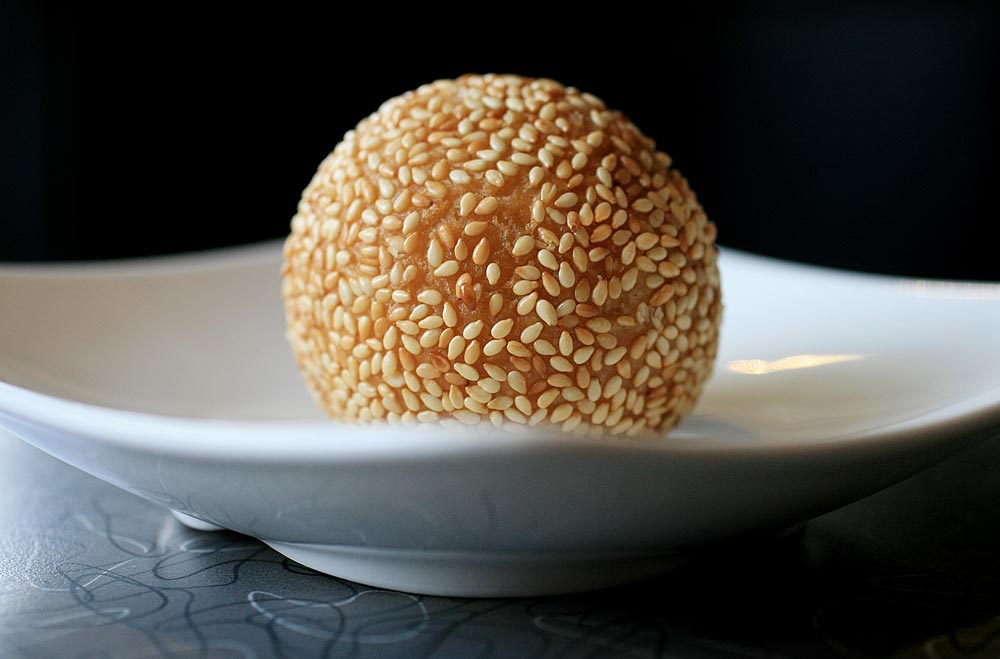 Sesame ball at Pike Place Chinese Cuisine (Photographer: Dan DeLong)