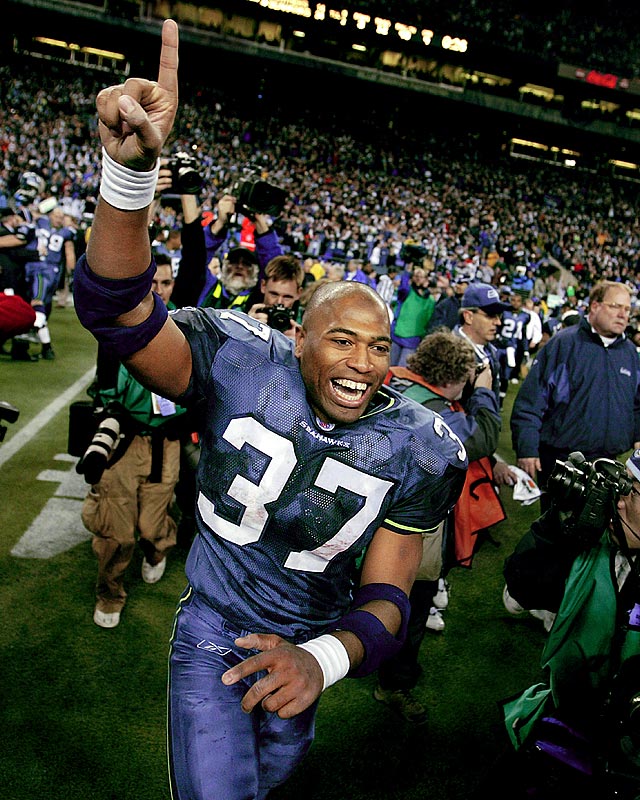 Shaun Alexander runs onto the field as the Seattle Seahawks win the 2006 NFC Championship game over the Carolina Panthers. (Photo by Scott Eklund)
